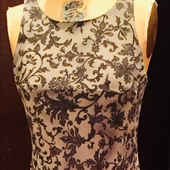 Dress - Picture 1 of 6